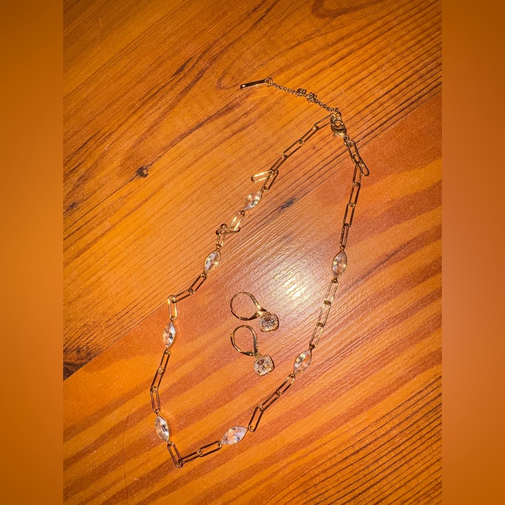 Elegant Gold and Crystal Jewelry Set